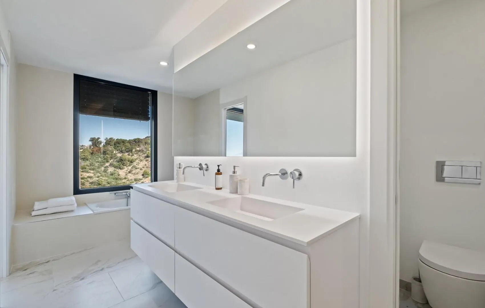 Villas Pinares De San Anton - Sea, City, Mountain Views, Close To Beach, Bbq Malaga Spain