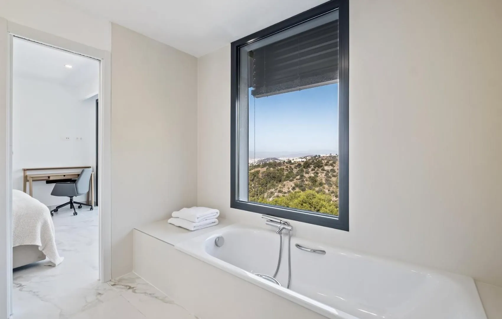 Villas Pinares De San Anton - Sea, City, Mountain Views, Close To Beach, Bbq Malaga 0*,  Spain