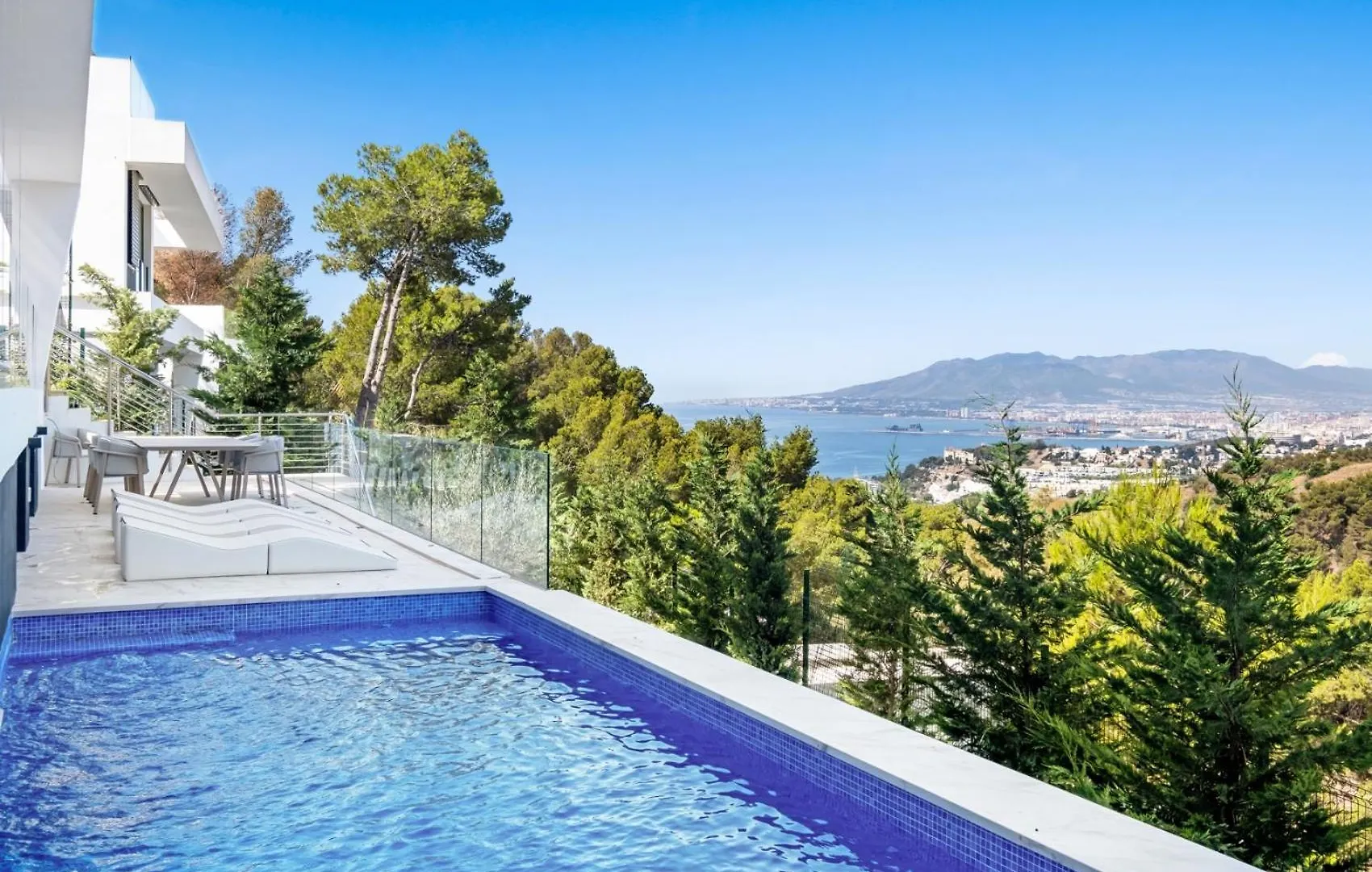 Villas Pinares De San Anton - Sea, City, Mountain Views, Close To Beach, Bbq Malaga